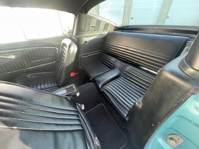 ford-mustang-fastback-essence-annee-1965-63-900