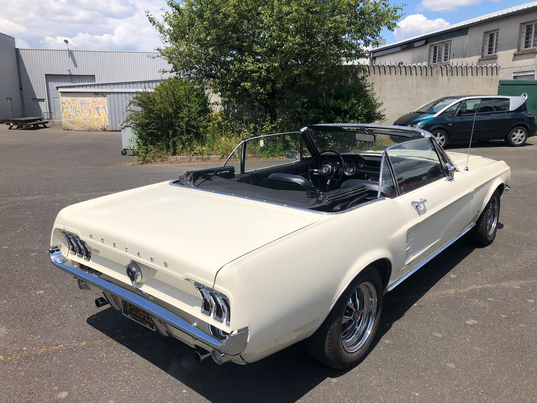 110-ford-mustang-essence-annee-1967-vendu