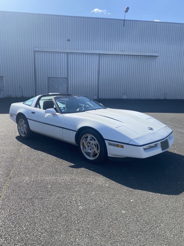 114-chevrolet-corvette-c4-essence-annee-1990-23-500