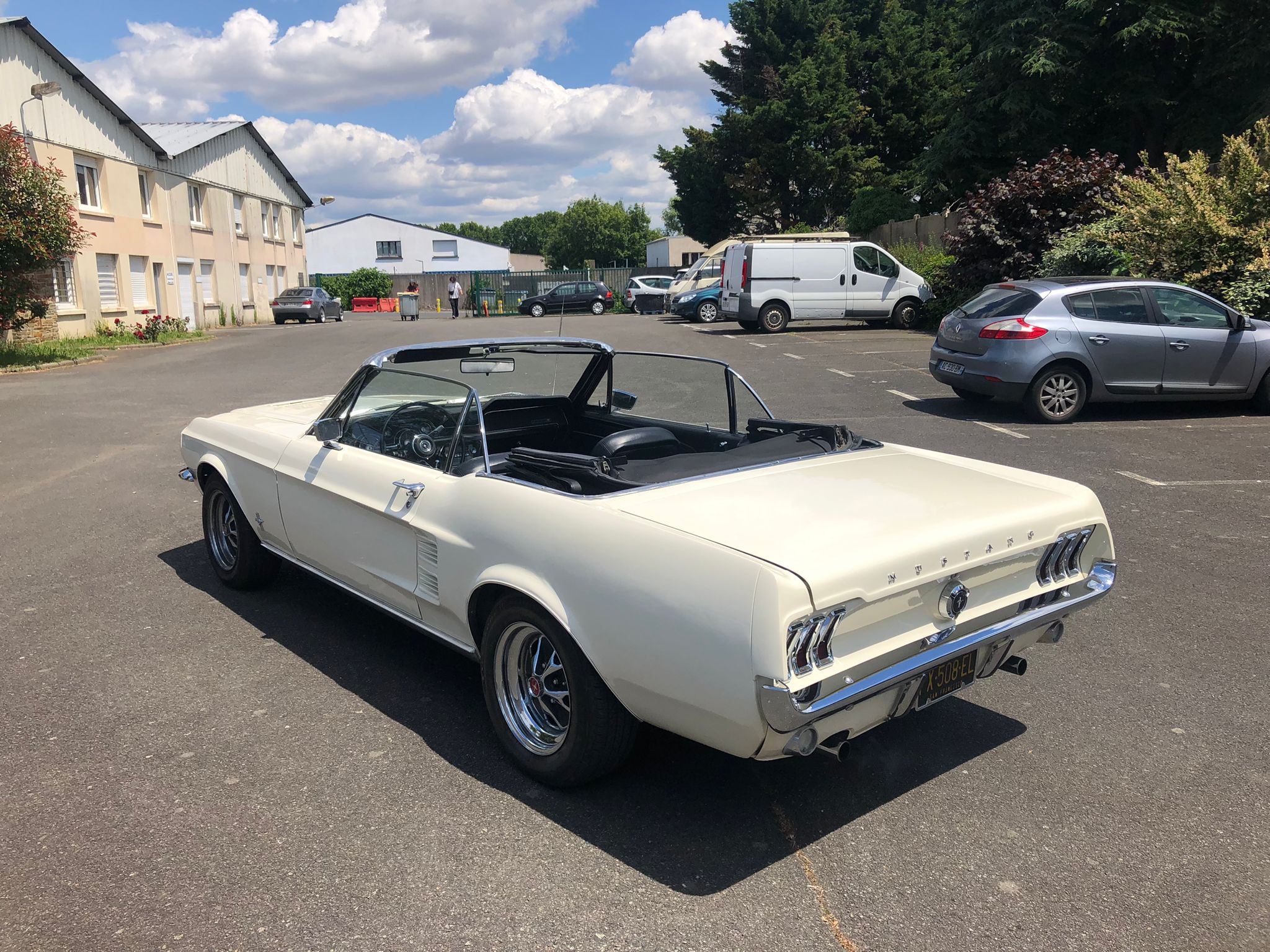 110-ford-mustang-essence-annee-1967-vendu