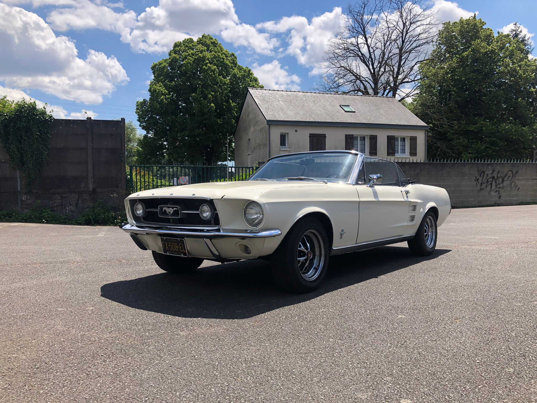 110-ford-mustang-essence-annee-1967-vendu